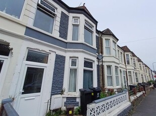 Flat to rent in Monthermer Road, Cathays, Cardiff CF24