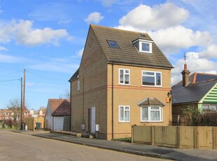Flat to rent in Nelson Road, Whitstable CT5