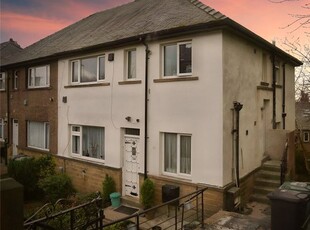 Flat to rent in New Hey Road, Oakes, Huddersfield HD3