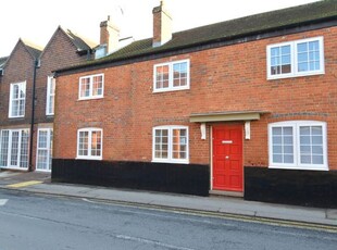 Flat to rent in Peach Street, Wokingham RG40