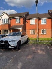 Flat to rent in Pinewood Mews Stanwell, Staines TW19