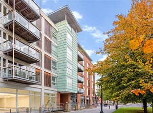 Flat to rent in Queen Square Apartments, Bell Avenue, Bristol BS1