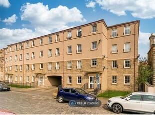 Flat to rent in South Fort Street, Edinburgh EH6