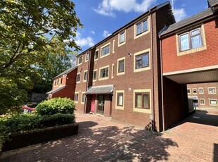 Flat to rent in St Helens Close, Abergavenny NP7