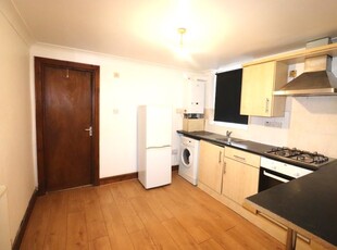 Flat to rent in The Brent, Dartford DA1