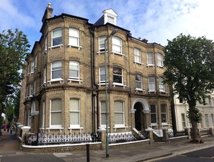 Flat to rent in Tisbury Road, Hove, East Sussex. BN3