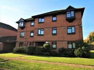 Flat to rent in Vicarage Way, Colnbrook, Slough SL3
