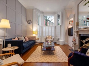 Flat to rent in Warwick Avenue, London W9
