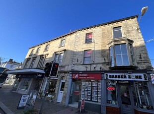 Maisonette to rent in Market Place, Frome, Somerset BA11