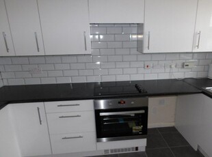 Property to rent in Dunsil Close, Mansfield NG19