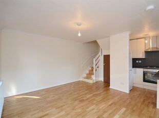 Property to rent in Gale Close, Hampton TW12