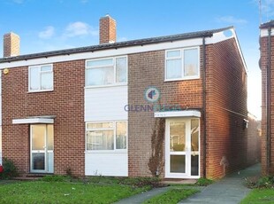 Property to rent in Maryside, Langley, Slough SL3