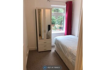 Room to rent in High Street, Nuneaton CV11