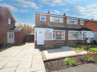 Semi-detached house to rent in Evesham Close, Stockton Heath WA4