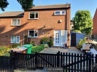 Semi-detached house to rent in Hollis Street, Nottingham NG7