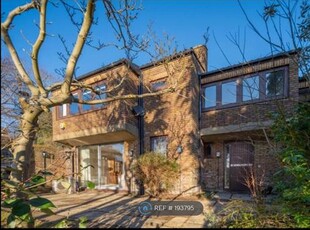 Semi-detached house to rent in West Hill Park, London N6