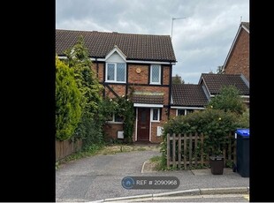 Semi-detached house to rent in Wilmot Road, Burnham SL1