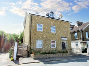 Studio flat for rent in Brunswick Street East, Maidstone, Kent, ME15