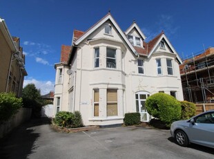 Studio flat for rent in Florence Road, Bournemouth, Dorset, BH5