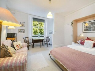 Studio flat for rent in Oval Road,
Camden, NW1