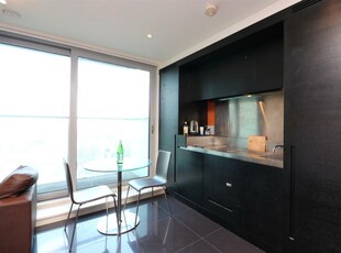 Studio flat for rent in Pan Peninsula West Tower, Canary Wharf, E14