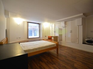 Studio flat for rent in Saxby Street, Highfields, LE2