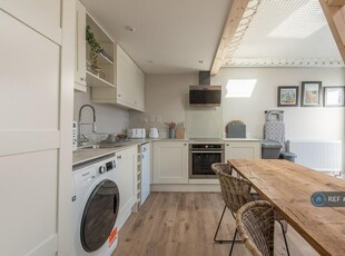 Studio flat for rent in Southmead Road, Westbury-On-Trym, Bristol, BS10