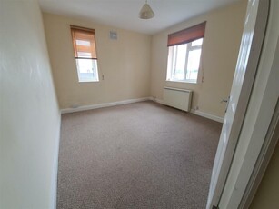 Studio flat for rent in Terrace Road, Bournemouth, BH2