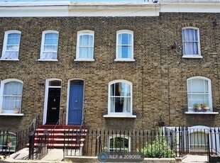 Terraced house to rent in Albyn Road, London SE8