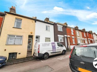Terraced house to rent in Herbert Road, Chatham, Kent ME4
