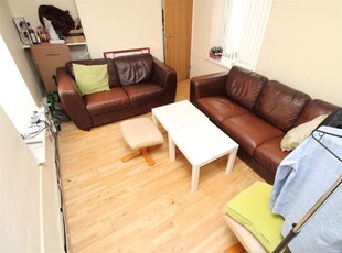 Room to rent in Hilda Street, Treforest, Pontypridd CF37