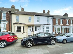 Terraced house to rent in Lansdowne Road, Chatham, Kent ME4
