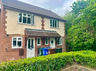 Terraced house to rent in Lapwing Close, Bicester OX26