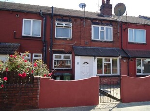 Terraced house to rent in Longroyd Crescent North, Beeston LS11