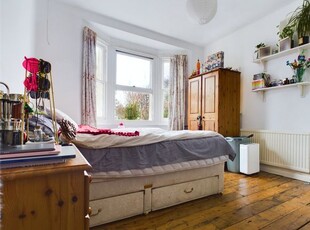 Terraced house to rent in Richmond Road, Brighton BN2