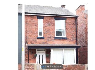 Terraced house to rent in Station Road, Brimington, Chesterfield S43