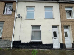 Terraced house to rent in Victoria Street, Mountain Ash CF45