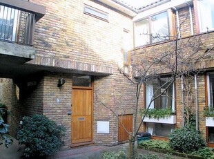 Town house for sale in Maryon Mews, London NW3