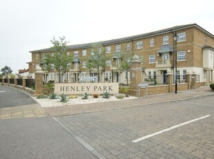 Town house to rent in Campbell Mews, Eastbourne BN23