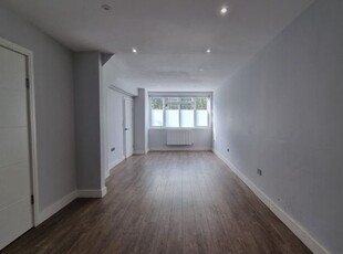 Town house to rent in Portsmouth Road, Cobham KT11