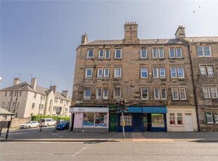 2 bed first floor flat for sale in Easter Road