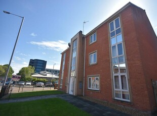 2 bedroom flat for rent in Clayburn Street, Hulme, Manchester. M15 5EA., M15