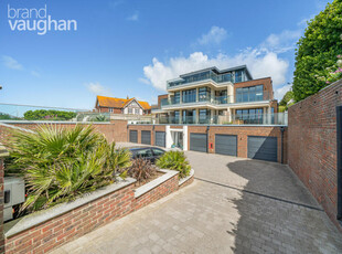 2 bedroom flat for rent in Marine Drive, Rottingdean, Brighton, East Sussex, BN2