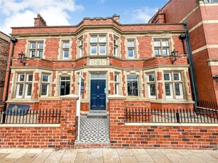 2 bedroom flat for rent in Wilmslow Road, Manchester, Greater Manchester, M20