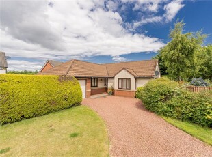 3 bed detached bungalow for sale in Liberton