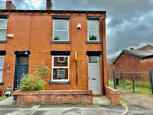 3 bedroom end of terrace house for rent in Victoria Street, Failsworth, Manchester, M35
