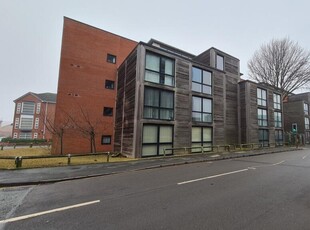 3 bedroom flat for rent in Poplar Court, Moss Lane East, Manchester. M16 7DH, M16