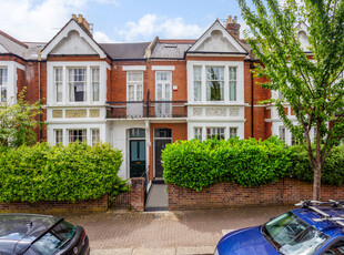 4 bedroom property for sale in Chelverton Road, London, SW15