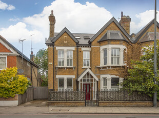 5 bedroom property for sale in Upper Richmond Road West, LONDON, SW14
