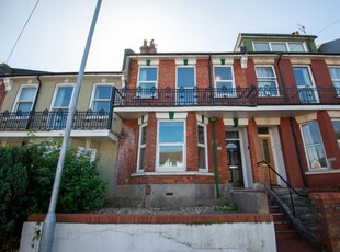 6 bedroom terraced house for rent in Hollingbury Road, Brighton, East Sussex, BN1